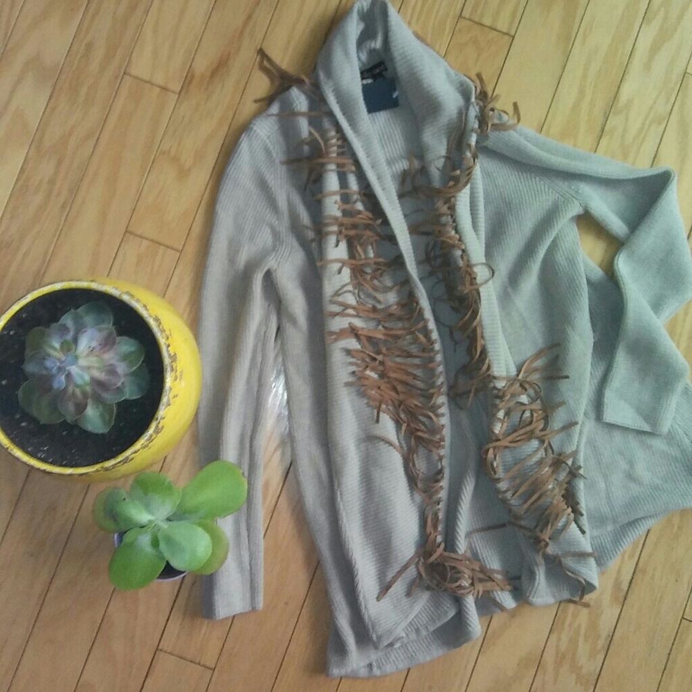 Ella moss sweater with fringe size small [218]